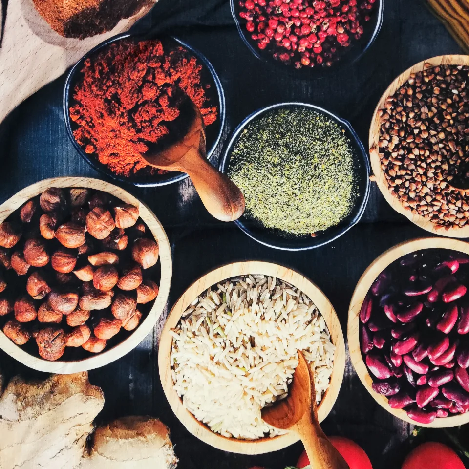 خرید رومیزی طرح حبوبات سه متری از دوتادی رومیزی طرح حبوبات سه متری